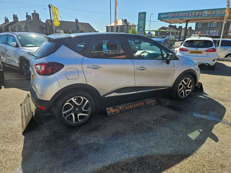 Renault Captur Iconic Tce DS19OLJ Black #5