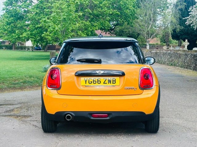 Mini Hatch 1.5 Cooper D Hatchback Euro 6 S Orange #6