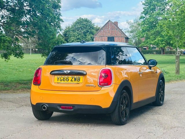 Mini Hatch 1.5 Cooper D Hatchback Euro 6 S Orange #5
