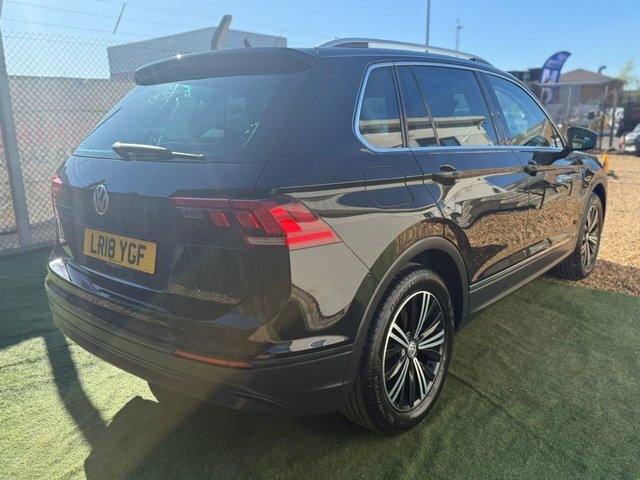 Volkswagen Tiguan 1.4 Tsi Se Navigation Suv Euro 6 LR18YGF Black #3