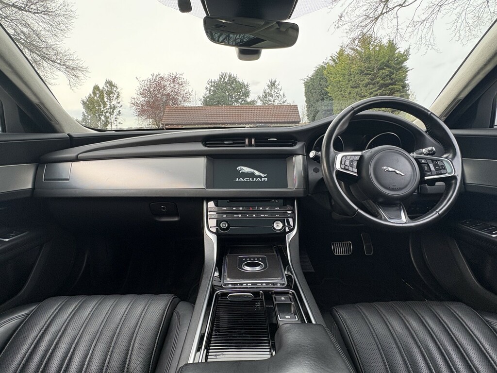 Jaguar XF 3.0 D V6 Portfolio OV68AAF Silver #3