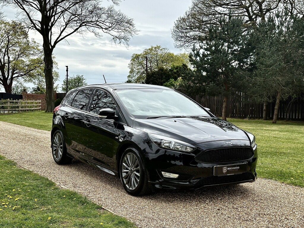 Ford Focus Hatchback 1.5 Tdci St-line 201818 Black