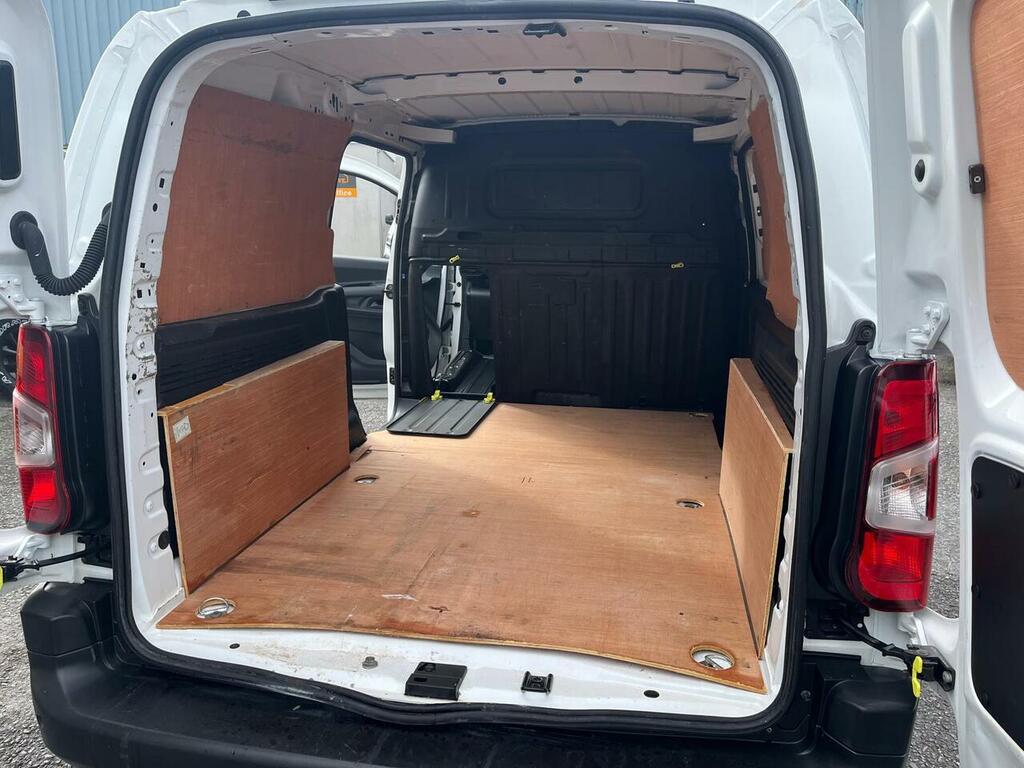 Citroen Berlingo Bluehdi 950 Enterprise XL Pro YP71VHO White #3