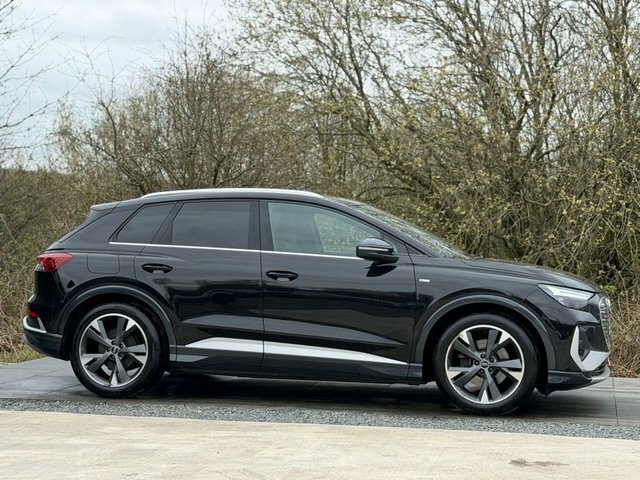 Audi Q4 E Tron 35 S Line Suv 55Kwh 170 Ps MF22UMX Black #3