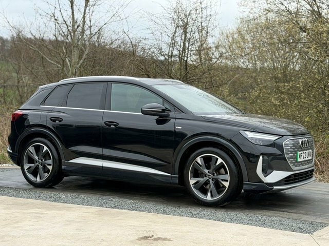 Audi Q4 E Tron 35 S Line Suv 55Kwh 170 Ps MF22UMX Black #4
