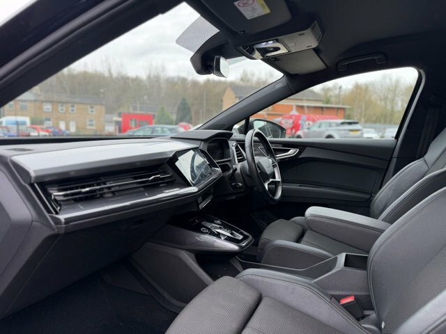 Audi Q4 E Tron 35 S Line Suv 55Kwh 170 Ps MF22UMX Black #5