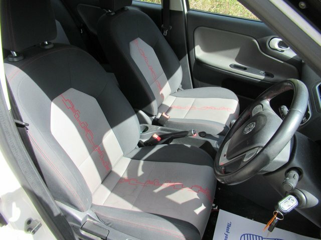 MG MG3 1.5 Vti-tech 3Style Hatchback Eu YX14NDU White #4