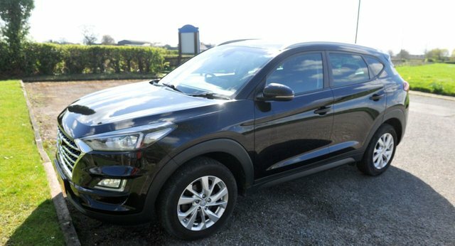 Hyundai Tucson 1.6 Gdi Se Nav Suv Euro 6 Ulez CT19TGV Black #3