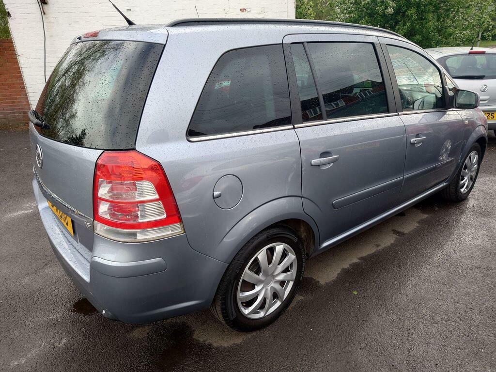 Vauxhall Zafira 1.6 16V Exclusiv Euro 5 Silver #2