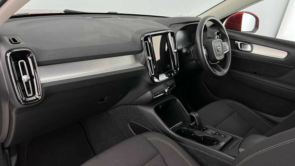 Volvo XC40 Momentum, T3 Climate, Park Assist Packs ST71VUK Red #6