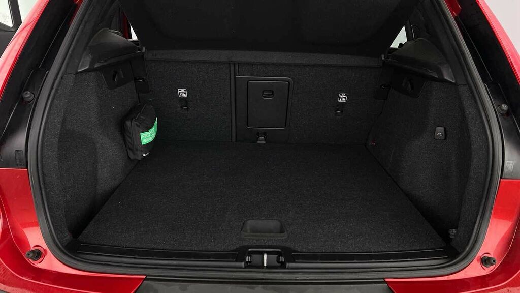 Volvo XC40 Momentum, T3 Climate, Park Assist Packs ST71VUK Red #5