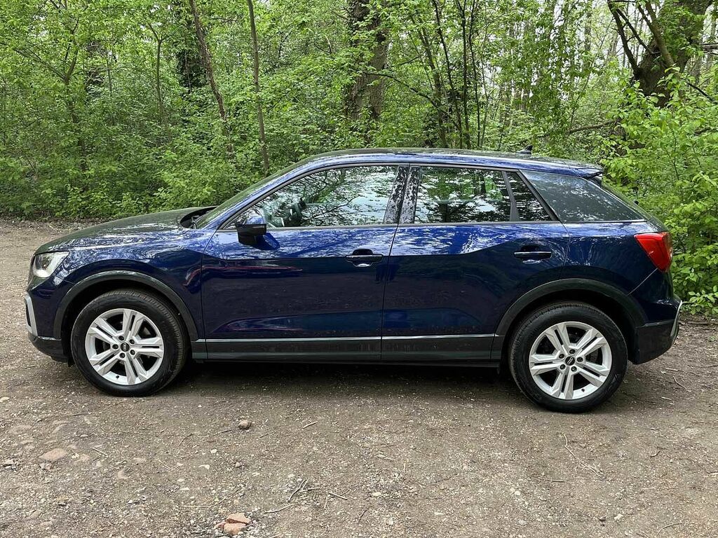 Audi Q2 35 Tfsi Sport KY22JDX Blue #3