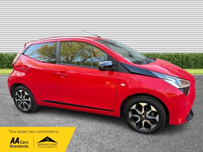 Toyota Aygo 1.0 Vvt-i X-trend Funroof Red #5