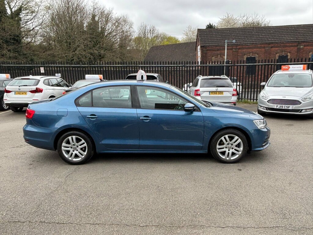 Volkswagen Jetta 2.0 Tdi Bluemotion Tech Se Saloon Manua SH64HVO Blue #5