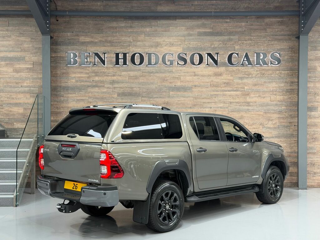 Toyota HILUX 2.8 D-4d-h Invincible X Brown #3