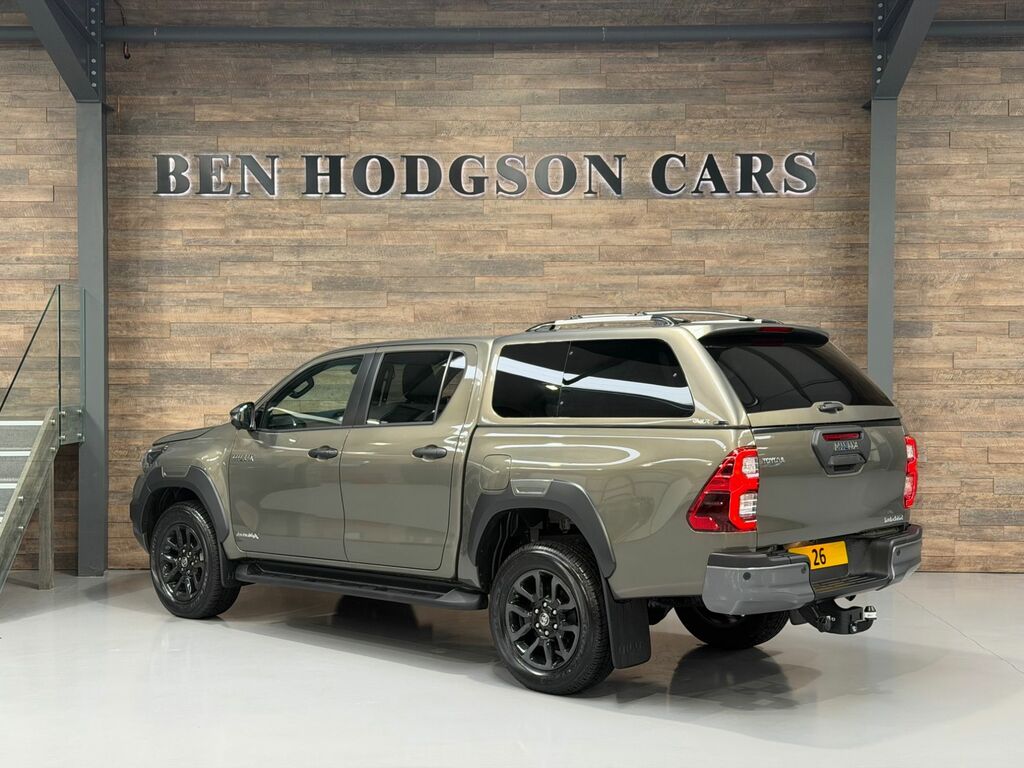 Toyota HILUX 2.8 D-4d-h Invincible X Brown #4