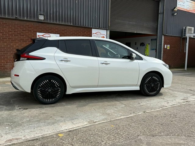 Nissan Leaf 59Kwh E Tekna Hatchback 217 Ps NA22WMU White #4