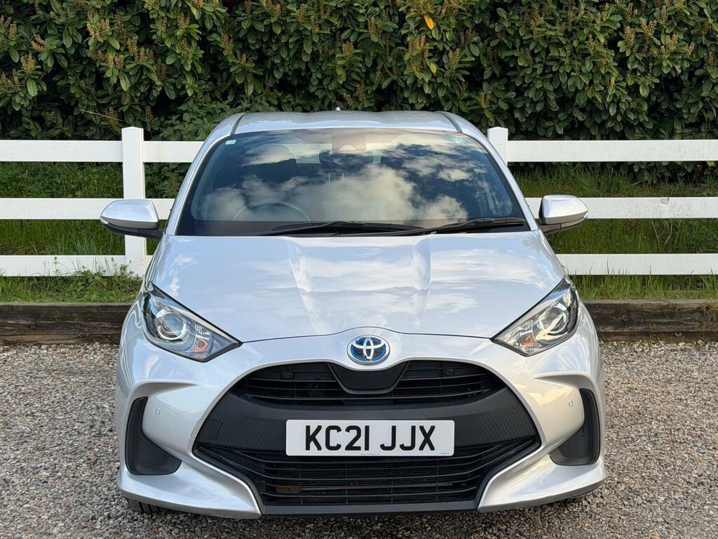Toyota Yaris 1.5 Vvt-h Icon E-cvt Euro 6 Ss KC21JJX Silver #5