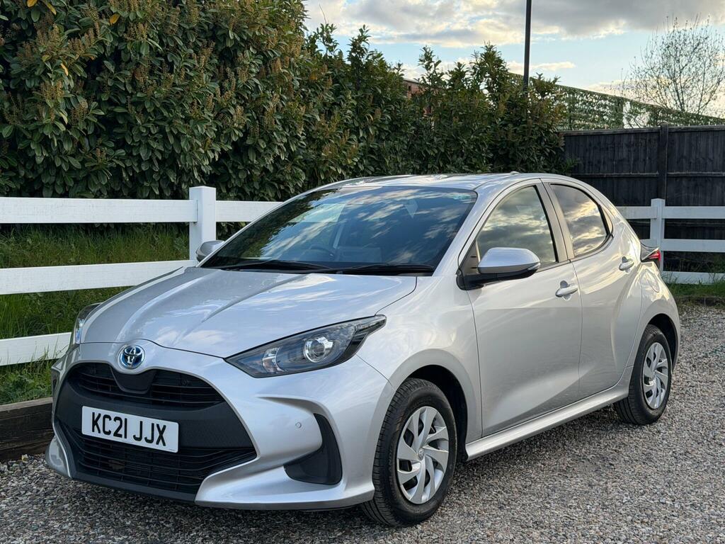 Toyota Yaris 1.5 Vvt-h Icon E-cvt Euro 6 Ss KC21JJX Silver #6