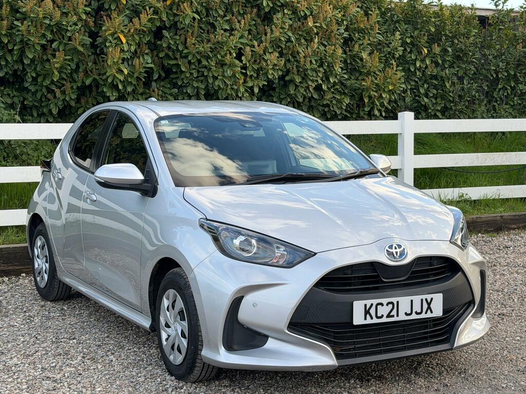Toyota Yaris 1.5 Vvt-h Icon E-cvt Euro 6 Ss KC21JJX Silver #4