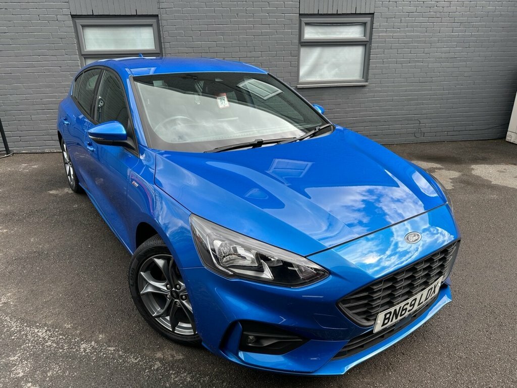 Ford Focus 1L St-line Blue