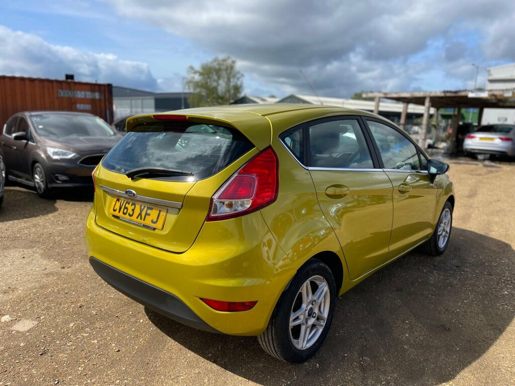 Ford Fiesta 1.25 Zetec Hatchback Euro 5 82 CV63XFJ Yellow #3