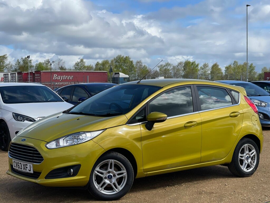 Ford Fiesta 1.25 Zetec Hatchback Euro 5 82 CV63XFJ Yellow #2