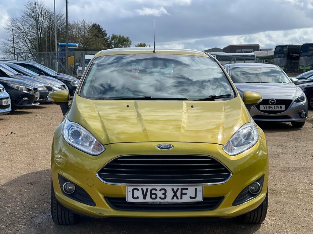 Ford Fiesta 1.25 Zetec Hatchback Euro 5 82 CV63XFJ Yellow #5
