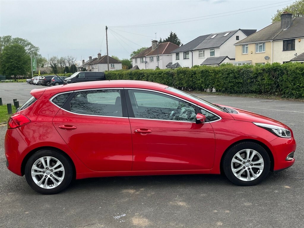 Kia Ceed 1.6 Crdi 2 Euro 5 Red #4
