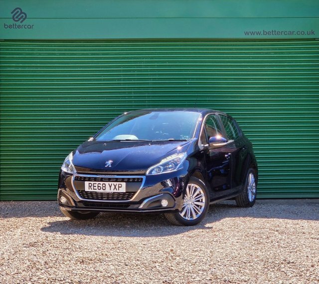 Peugeot 208 Puretech Signature Hatchback Blue