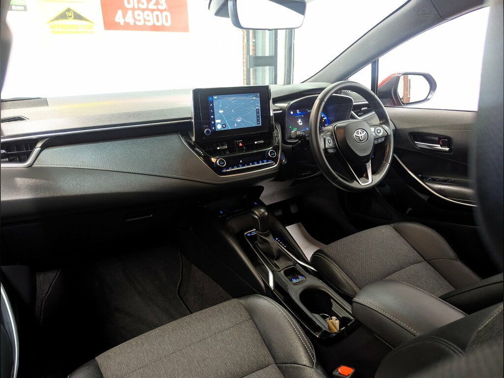 Toyota Corolla 1.8 Vvt-h Gpf Design Hatchback Hybrid C GU22WUA Red #5