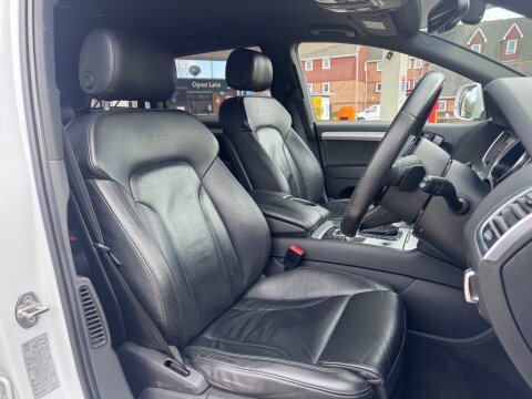 Audi Q7 Tdi Quattro S White #3