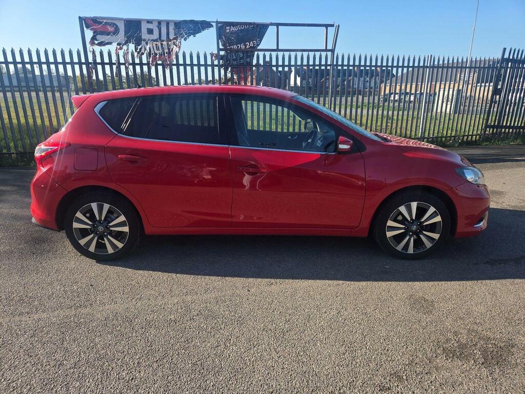 Nissan Pulsar Hatchback 1.2 Dig-t N-connecta Euro 6 Ss 2 AV16PKX Red #2