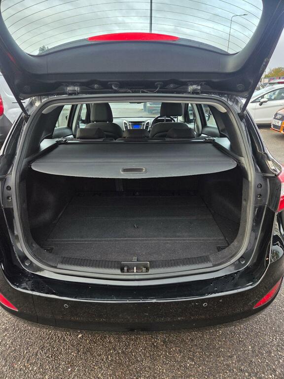Hyundai I30 Estate 1.6 Crdi Blue Drive Se Tourer Euro 6 Ss ET15XVA Black #4
