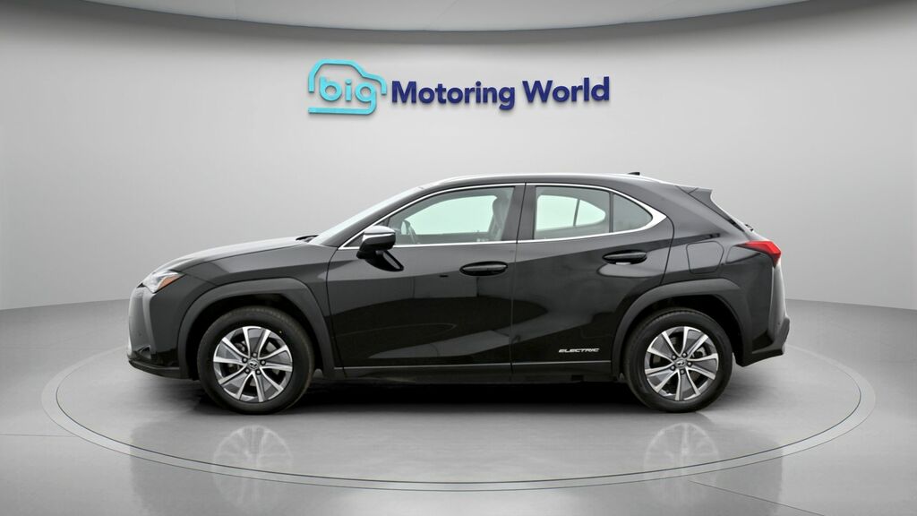 Lexus UX 300E Black #4