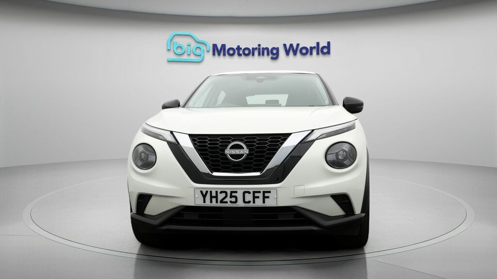 Nissan Juke Acenta Premium YH25CFF White #2