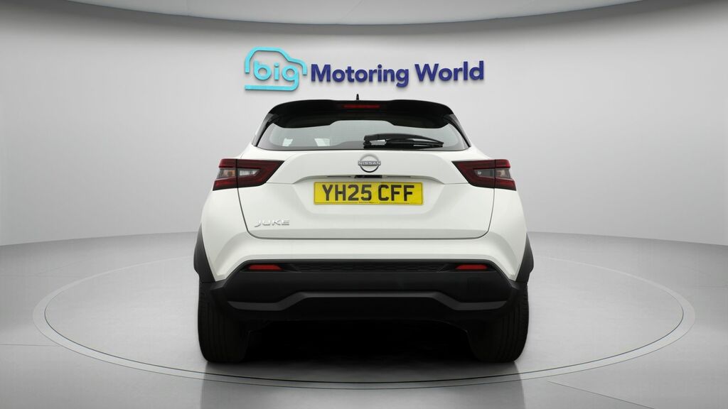 Nissan Juke Acenta Premium YH25CFF White #6