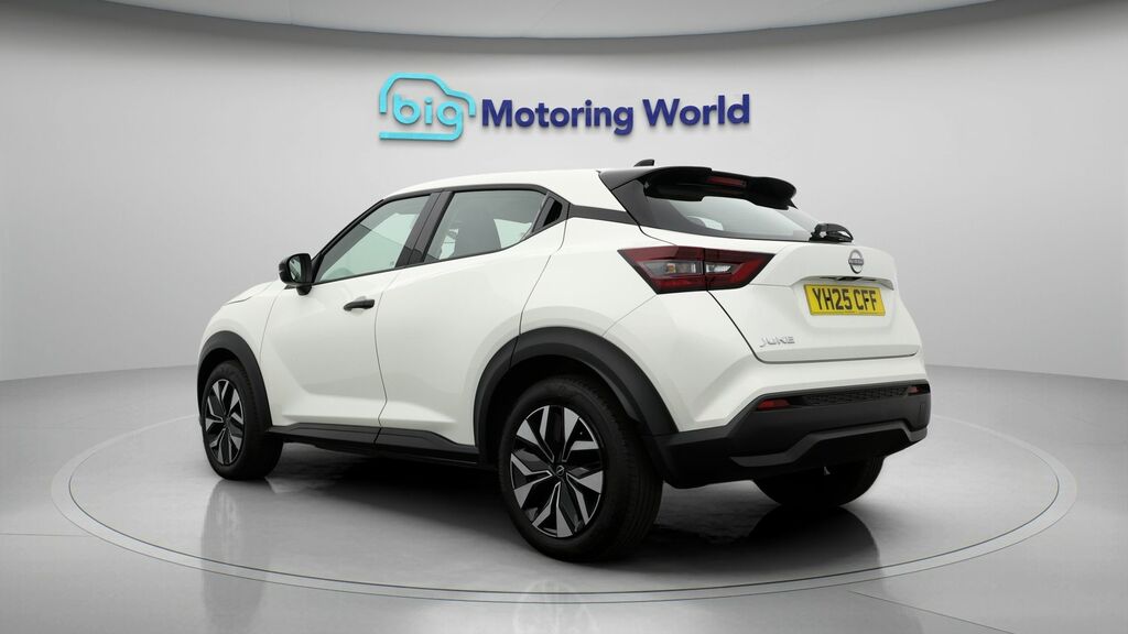 Nissan Juke Acenta Premium YH25CFF White #5