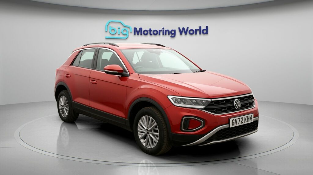 Volkswagen T-Roc Life GV72KHW Red