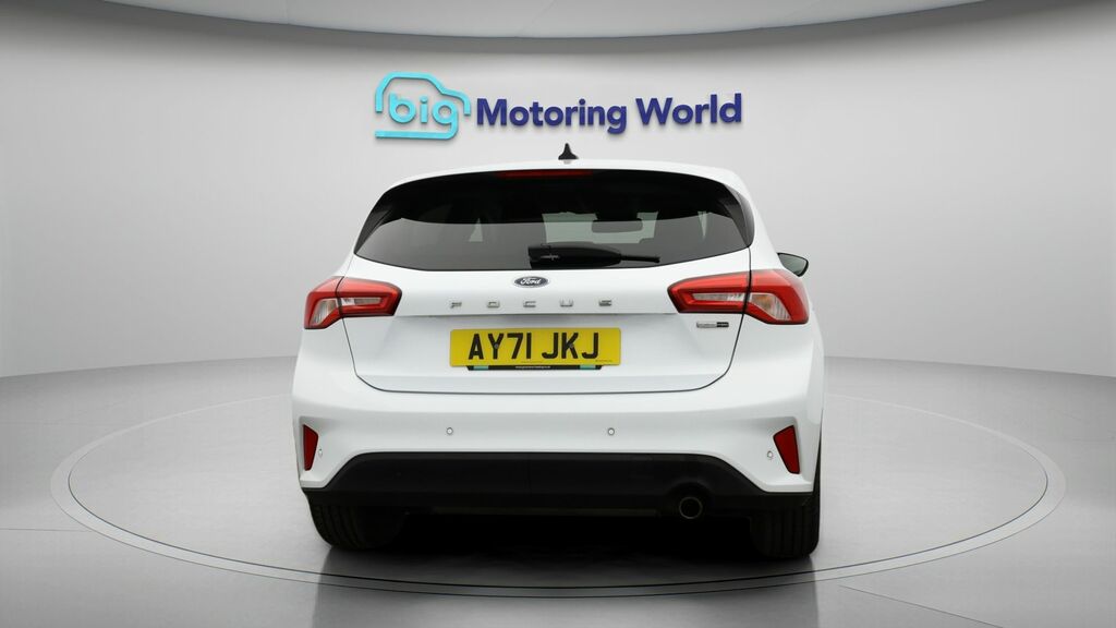 Ford Focus Titanium X Edition AY71JKJ White #6