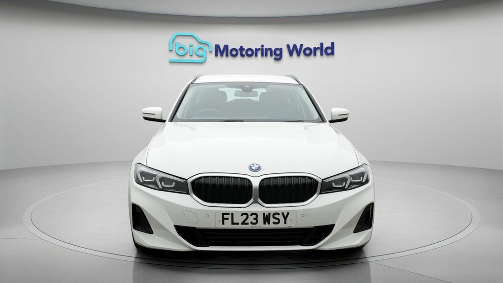 BMW 3 Series Sport White #2