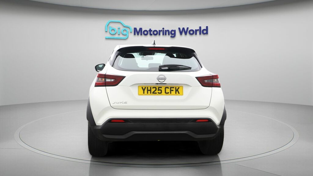 Nissan Juke Acenta Premium YH25CFK White #6