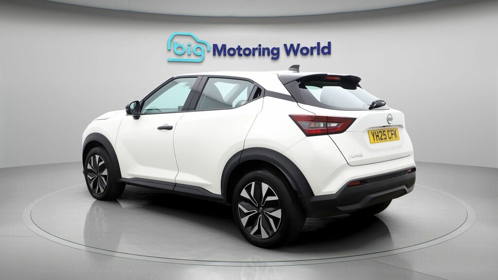 Nissan Juke Acenta Premium YH25CFK White #5