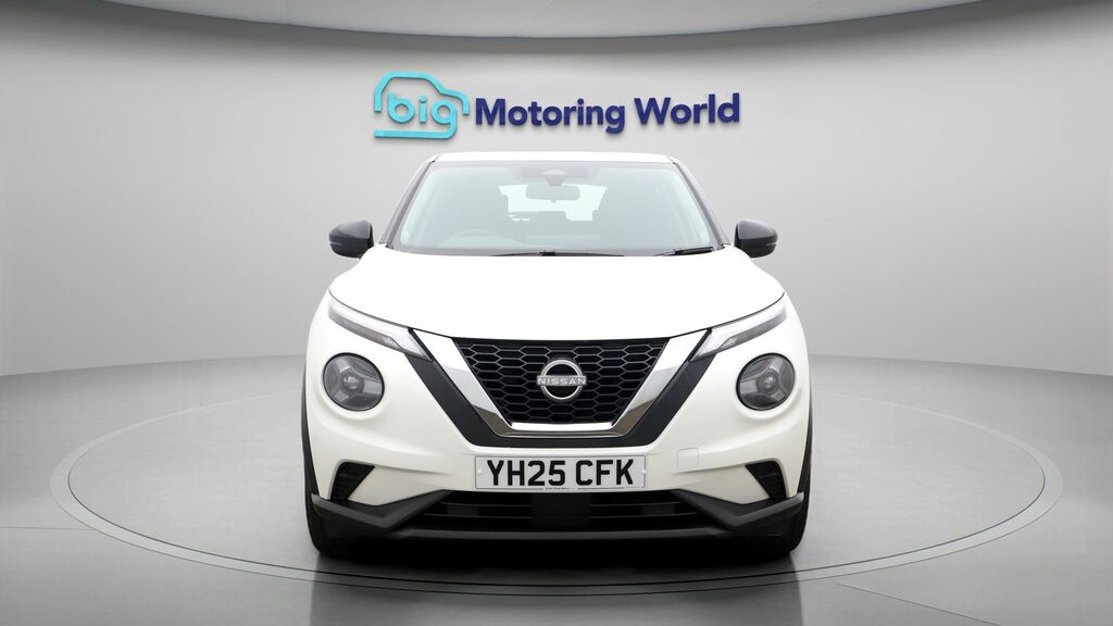 Nissan Juke Acenta Premium YH25CFK White #2