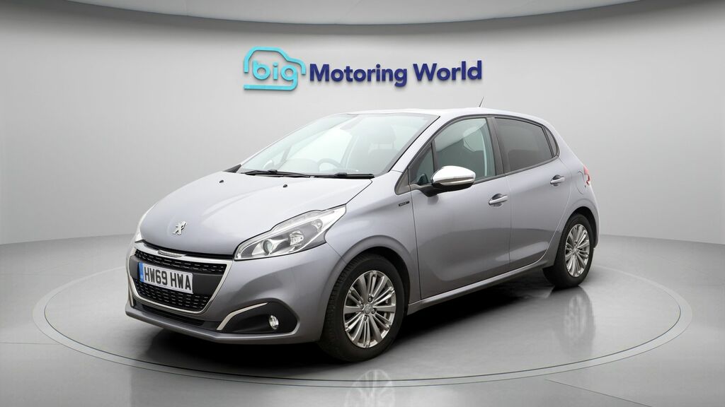 Peugeot 208 Signature Grey #3