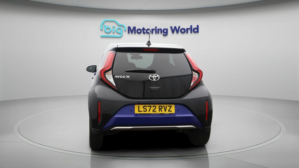 Toyota Aygo X Exclusive Blue #6