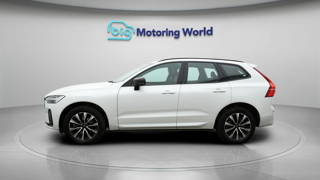 Volvo XC60 Plus White #4