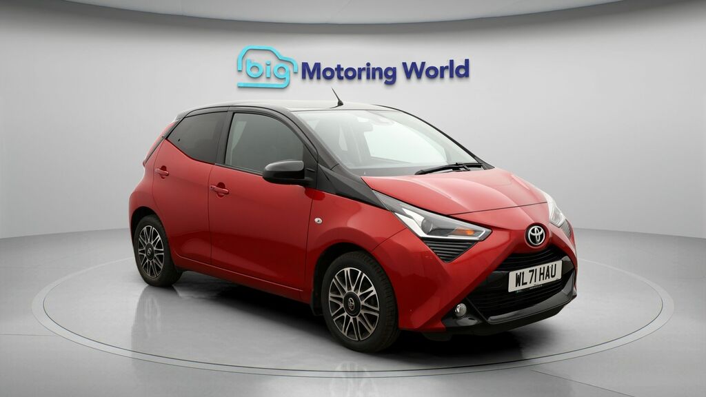 Toyota Aygo X X-clusiv Red