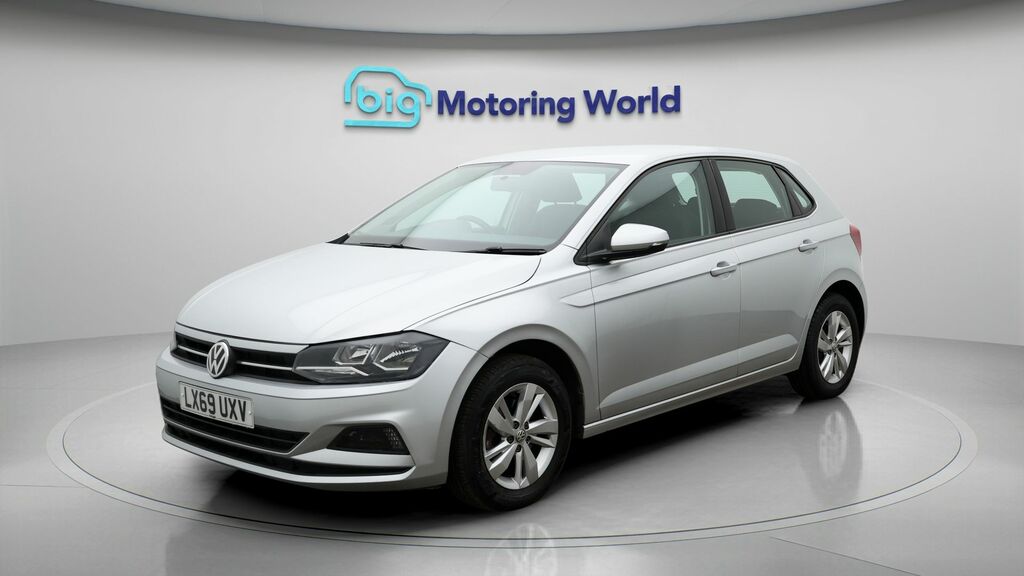 Volkswagen Polo Se Silver #3