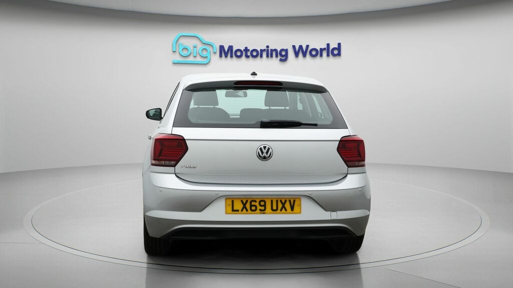 Volkswagen Polo Se Silver #6